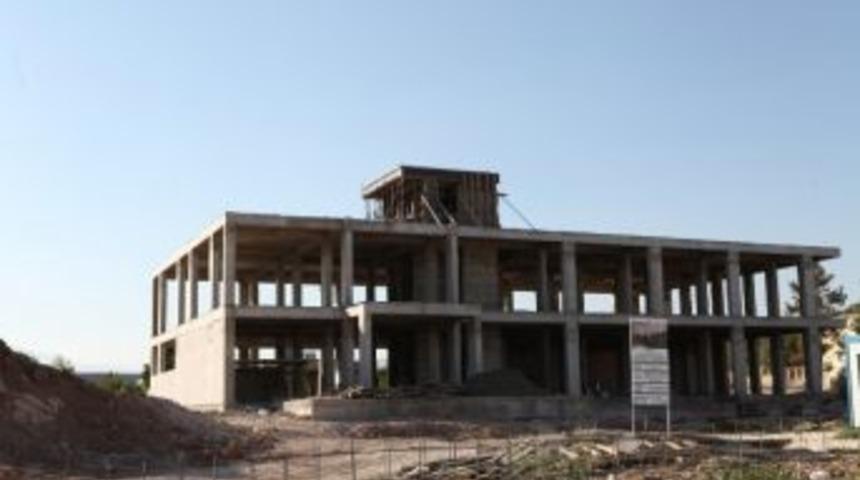 Deney Hayvanları Araştırma Ve &Uuml;retim Merkezi İnşaatı Devam Ediyor