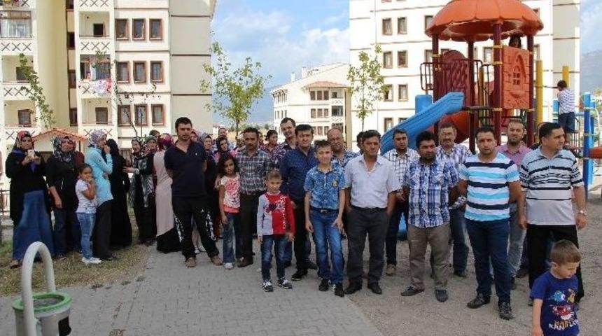 &Ouml;ğrenci Velilerinden Okul Ve Servis Eylemi