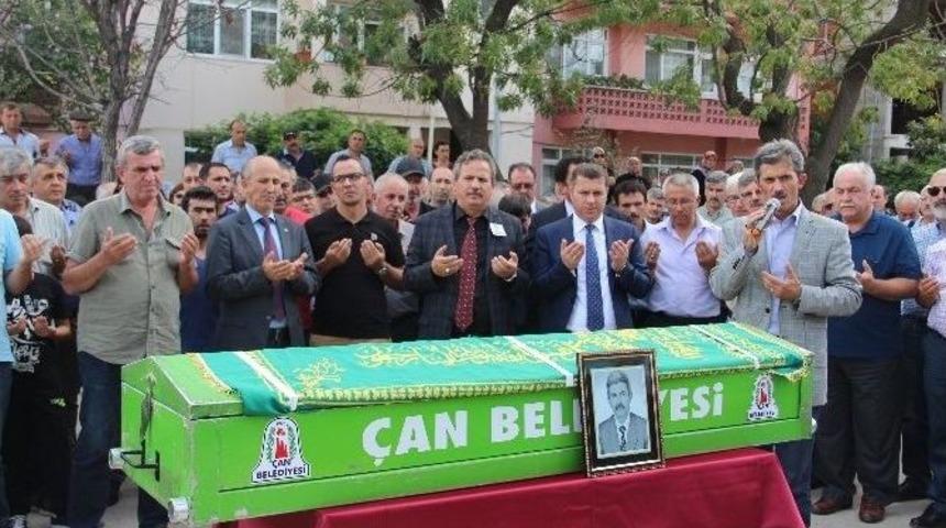 İntihar Eden &Ouml;ğretmen İ&ccedil;in Okulda T&ouml;ren