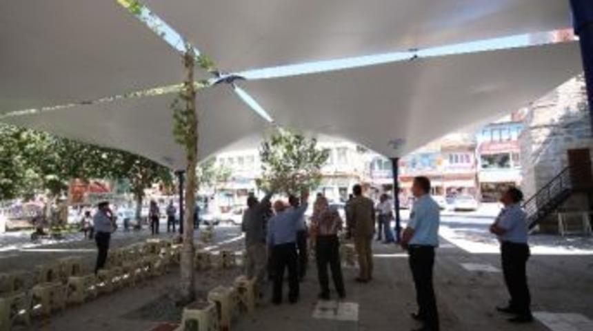 Beyşehir Belediyesi&rsquo;nden &Ccedil;arşı Camisi Meydanına &ldquo;ters Şemsiye&rdquo; Uygulaması