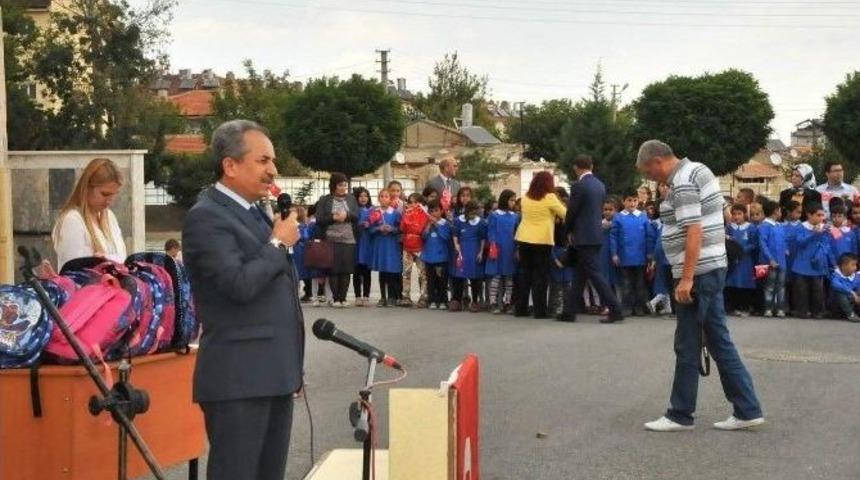 Akşehir Belediyesi&rsquo;nden 3 Bin &Ccedil;anta Ve Kırtasiye Seti