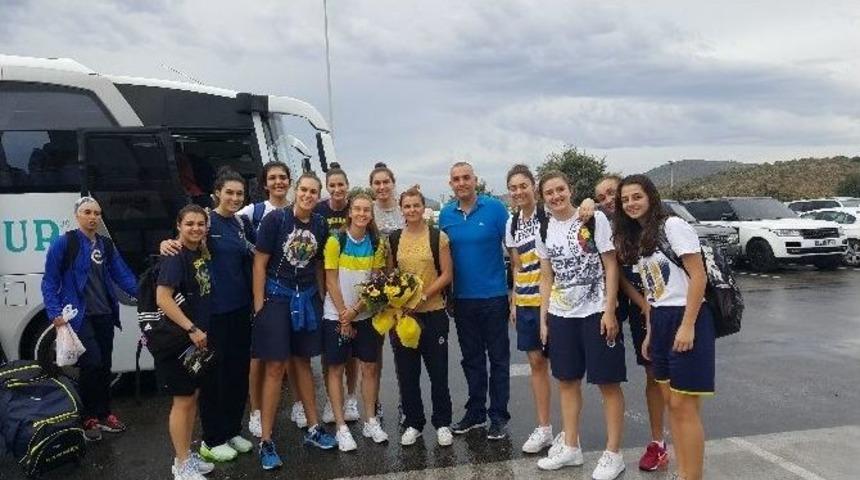 Fenerbah&ccedil;e&rsquo;nin Kadın Sporcuları Bodrum&rsquo;da