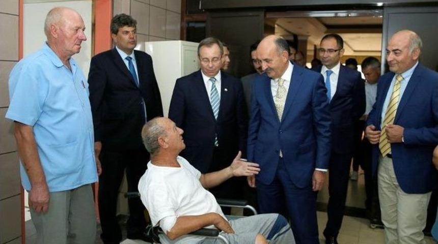 Bakan M&uuml;ezzinoğlu, Trakya &Uuml;niversitesi&rsquo;ni Ziyaret Etti