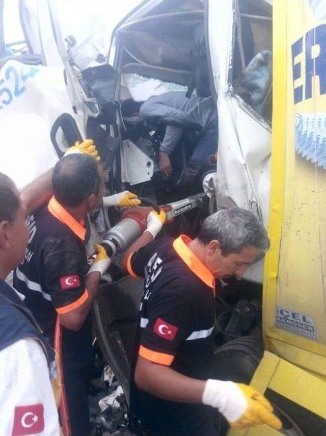 Afyonkarahisar’da Trafik Kazası: 3 Ölü, 5 Yaralı