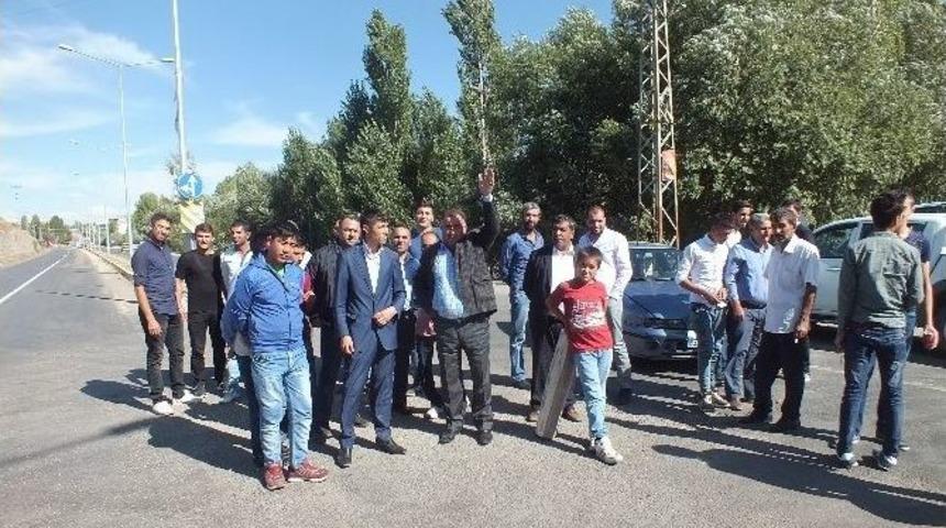 Malazgirt’te Yol Kapatma Eylemi