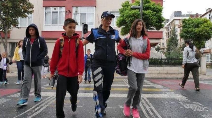 B&uuml;y&uuml;k&ccedil;ekmeceli &Ouml;ğrenciler Emin Ellerde