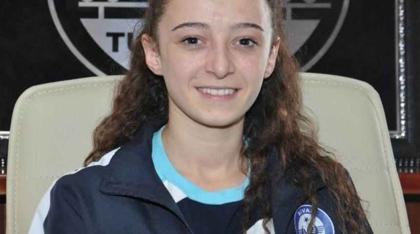 Sivas Demirspor Sporcusu Aydın Gen&ccedil;ler Balkan Tekvando Şampiyonası&rsquo;na Katılacak