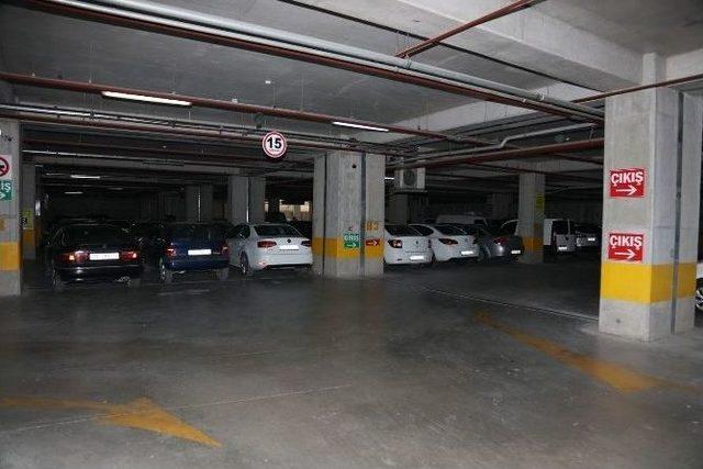 Urit’in Kapalı Otoparkı Vatandaşı Memnun Etti