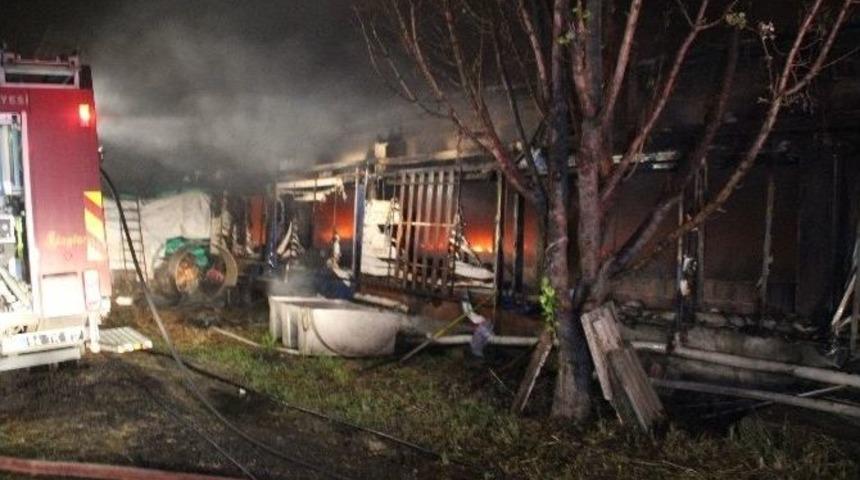 Tavuk Çiftliği Alev Alev Yandı