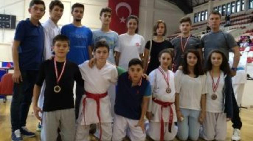 Karatecilerden 5 Madalya