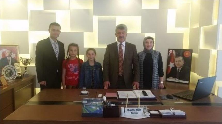 Eğitim G&ouml;n&uuml;ll&uuml;s&uuml; Başkan Yiğit&rsquo;e Ziyaret
