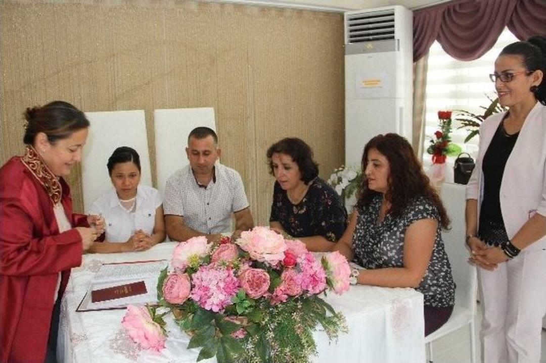 Sosyal Medyada Tanışıp D&uuml;nya Evine Girdiler