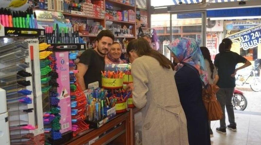 Okullar A&ccedil;ıldı Kırtasiyeler Doldu