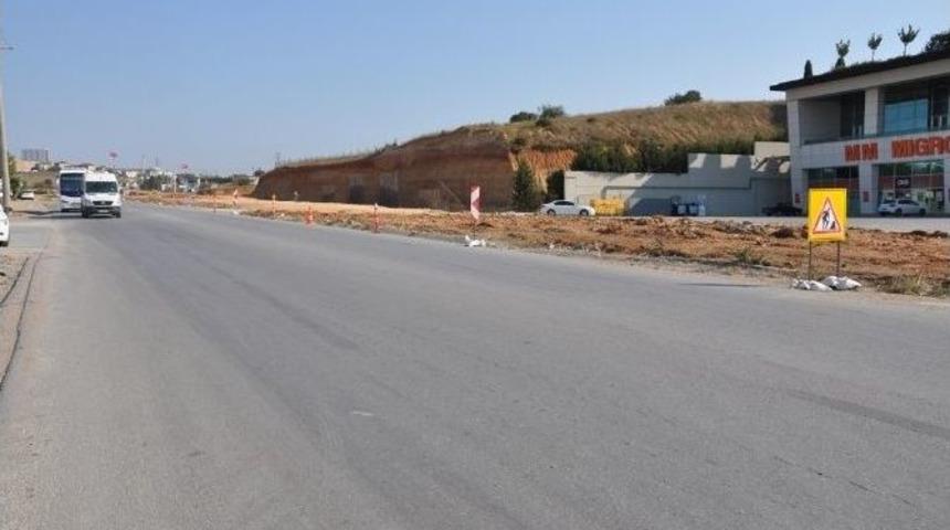 Muhsin Yazıcıoğlu Caddesinde Yol Genişletme &Ccedil;alışmaları S&uuml;r&uuml;yor