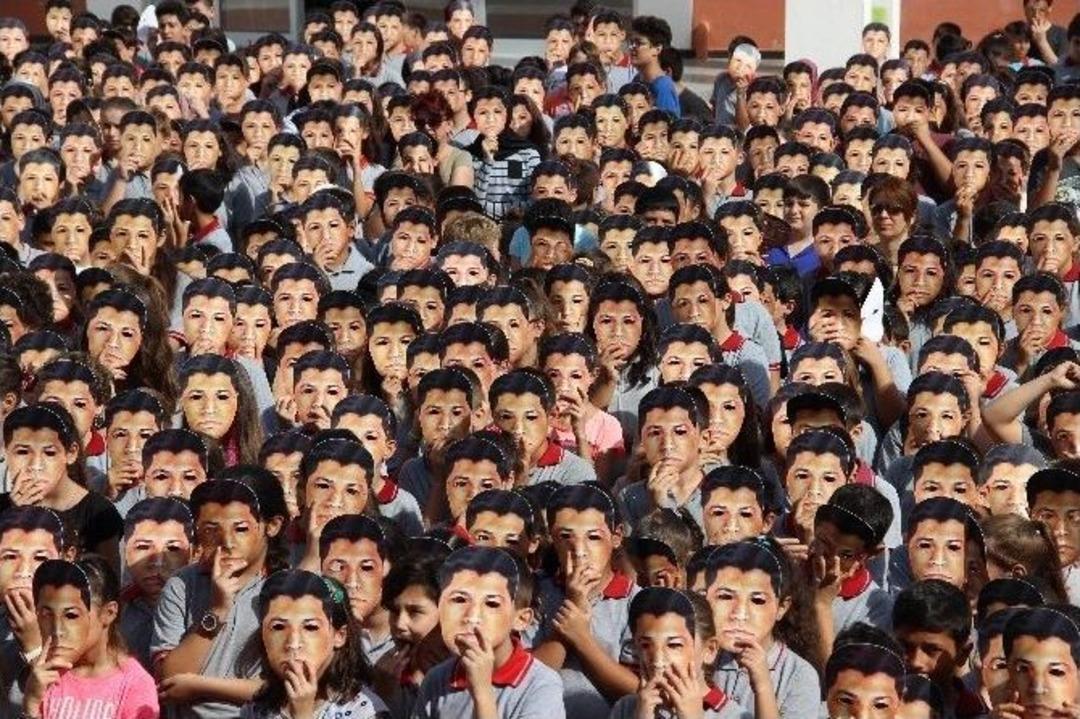 (&ouml;zel Haber) Şehidin Maskelerini Takan &Ouml;ğrencilerden &lsquo;hepimiz &Ouml;mer&rsquo;iz Sloganı