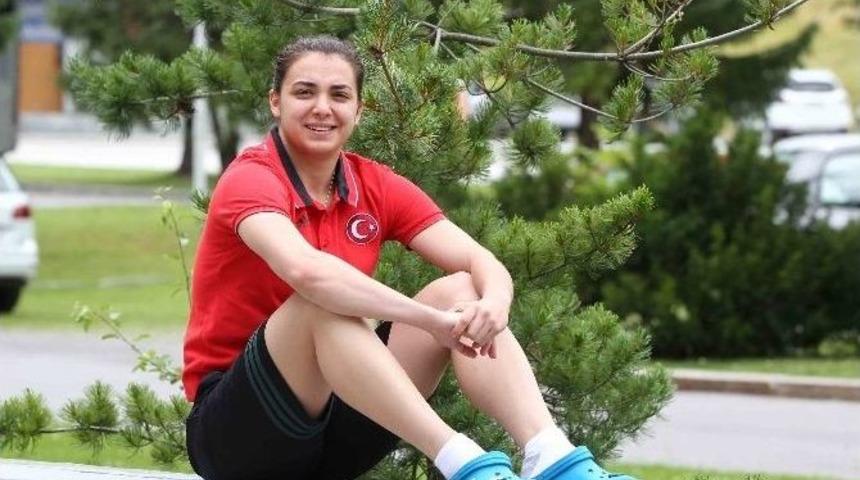 Pelin Bilgi&ccedil;: &ldquo;fenerbah&ccedil;e&rsquo;ye Enerji Vermek İstiyorum&rdquo;