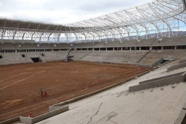 Yeni Malatyaspor Yönetimi, Malatya Arena Stadı’nda İncelemelerde Bulundu