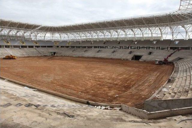 Yeni Malatyaspor Yönetimi, Malatya Arena Stadı’nda İncelemelerde Bulundu