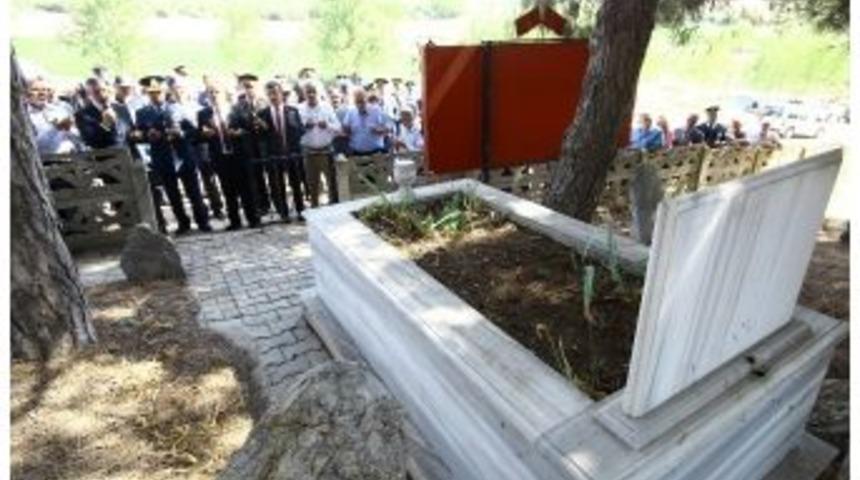 &Ccedil;anakkale Kahramanı Kabri Başında Anıldı