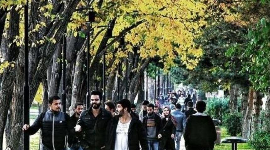 &lsquo;sonbahar&rsquo; Fotoğrafı Mezun &Ouml;ğrencilerin Erzurum &Ouml;zlemine Terc&uuml;man Oldu