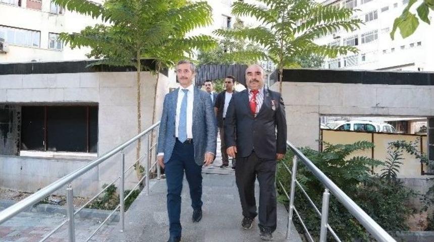 Tahmazoğlu, Gaziler Vakfı&rsquo;nı Ziyaret Etti