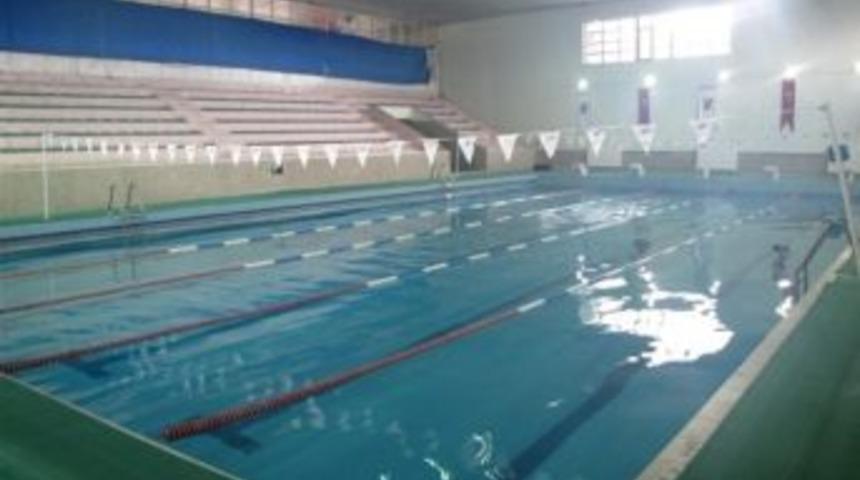 Kapalı Y&uuml;zme Havuzunda Kış Sezonunu A&ccedil;ıldı