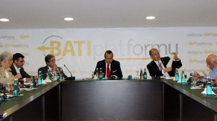 İa&uuml;&rsquo;de &lsquo;15 Temmuz Darbe Girişimi Ve Batı Duyarsızlığı&rsquo; Tartışıldı