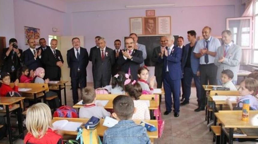 70 Yaşında Liseyi Bitirdi, Hedefini Mimarlık Olarak Belirledi