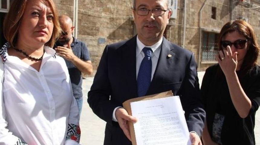 Mersin Barosu&rsquo;ndan B&uuml;y&uuml;kşehir Meclise Bin Adet &rsquo;akkuyu&rsquo; Dilek&ccedil;esi