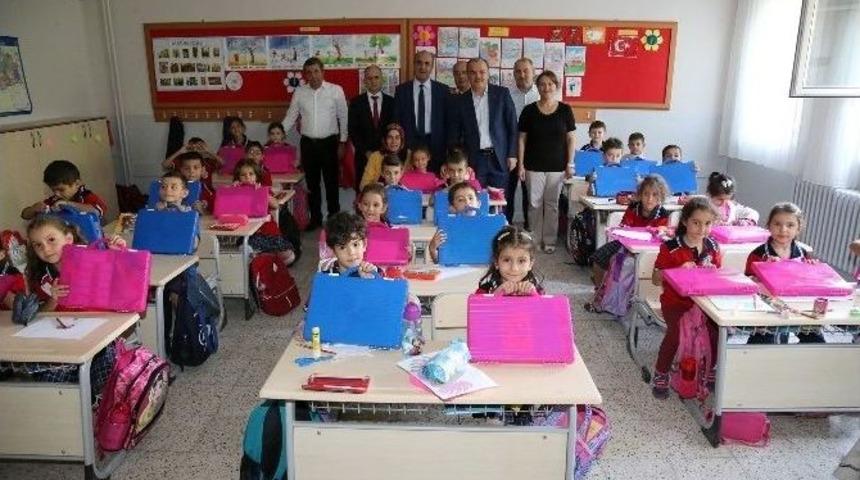 Pamukkale&rsquo;den 1. Sınıflara Eğitim Seti Hediye