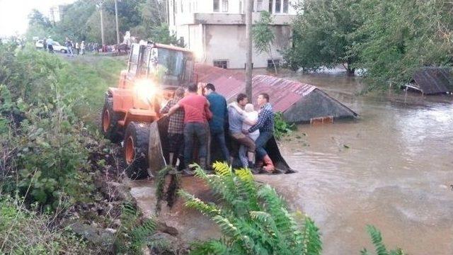 Trabzon Ve Giresun’da Şiddetli Yağış