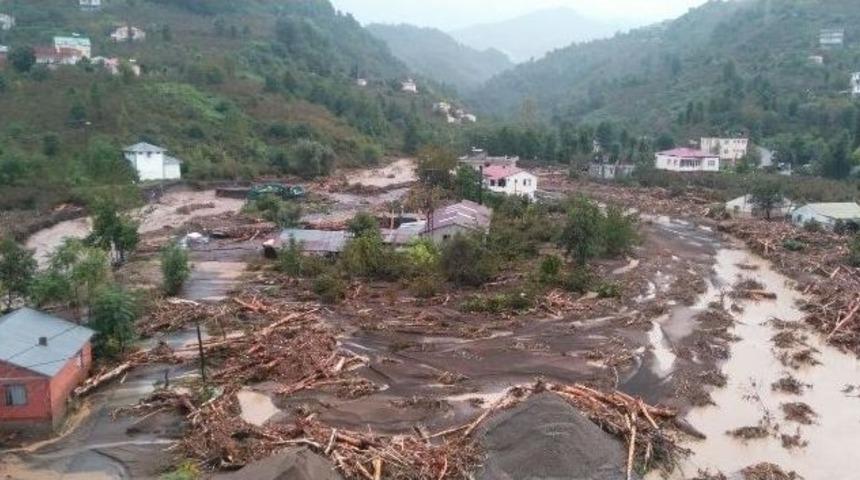 Giresun Valisi Hasan Karahan Sel Felaketinin Yaşandığı Eynesil İlçesinde İncelemelerde Bulunuyor