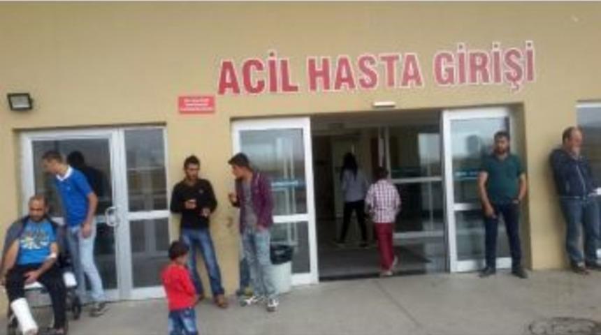 Minibüsle Taksi Çarpıştı: 12 Yaralı