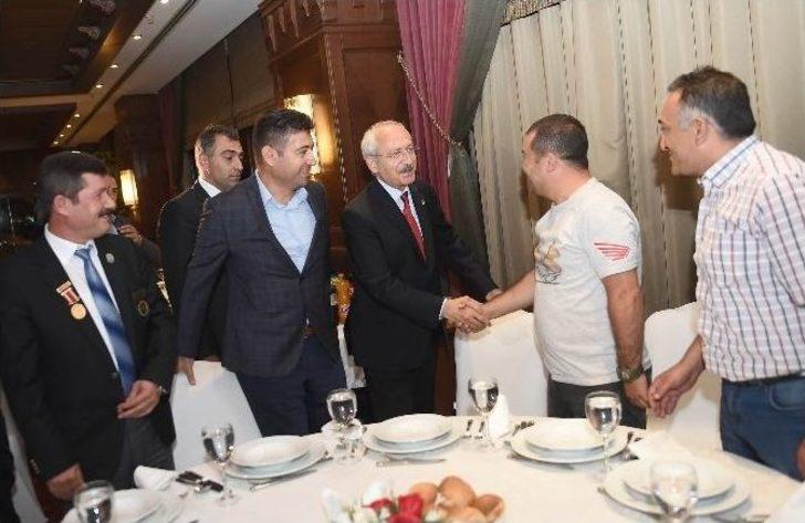 Chp Genel Başkanı Kılıçdaroğlu, Gazilerle Bir Araya Geldi G1