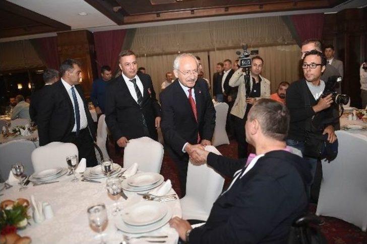 Chp Genel Başkanı Kılıçdaroğlu, Gazilerle Bir Araya Geldi G2