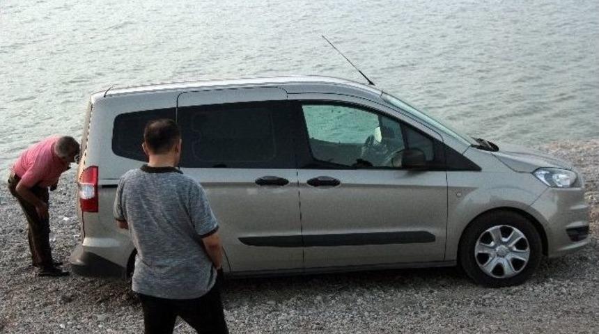 Kiraladığı Ara&ccedil;ta &Ouml;l&uuml; Bulundu