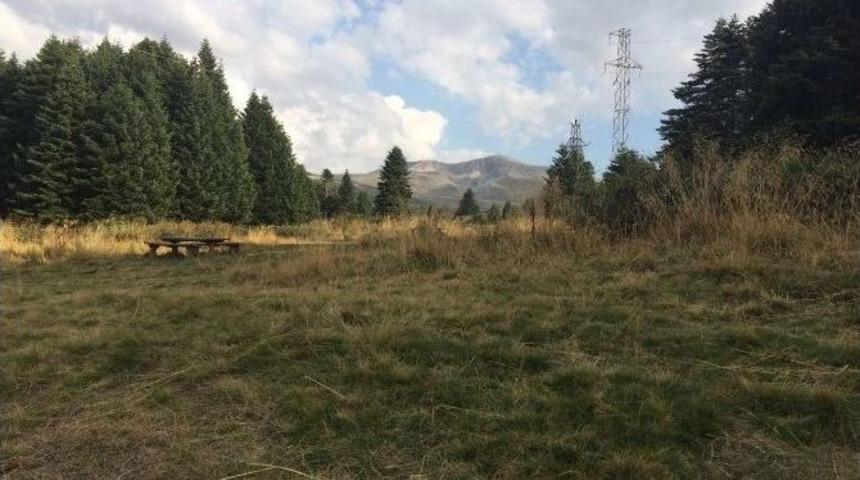 Otostopla Uludağ&rsquo;a Kamp Yapmaya Geliyorlar