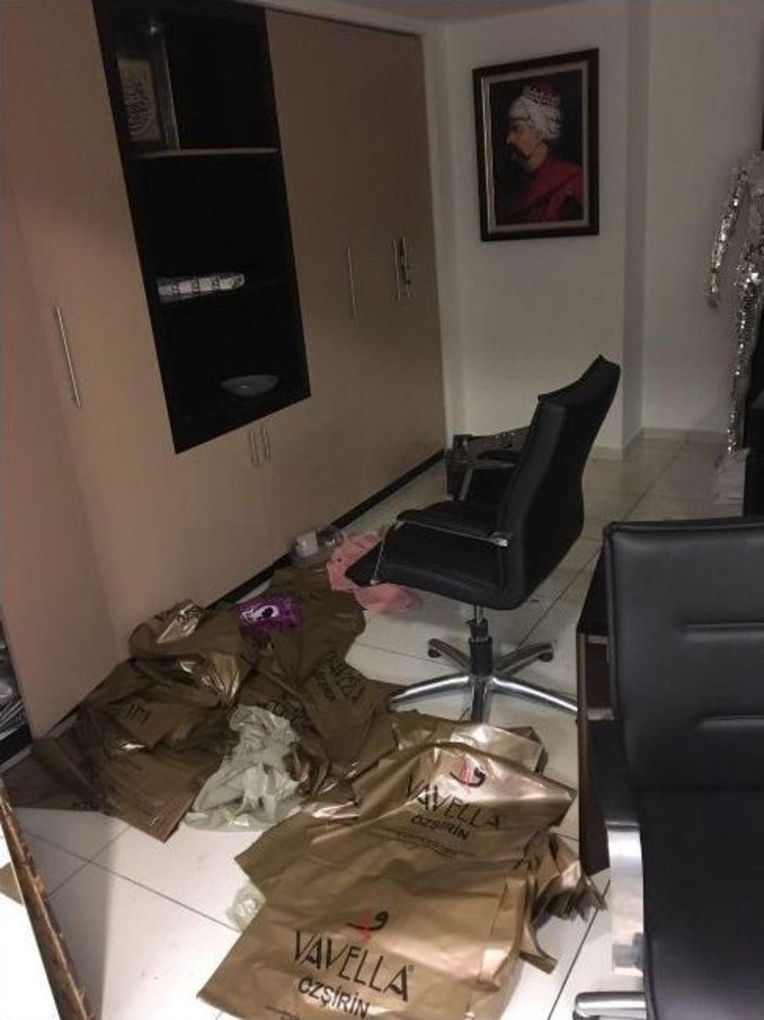 (&ouml;zel Haber) L&uuml;ks Ara&ccedil;lı Hırsızların 12 İş Yerinden Yaptıkları Kasa Hırsızlığı Kamerada