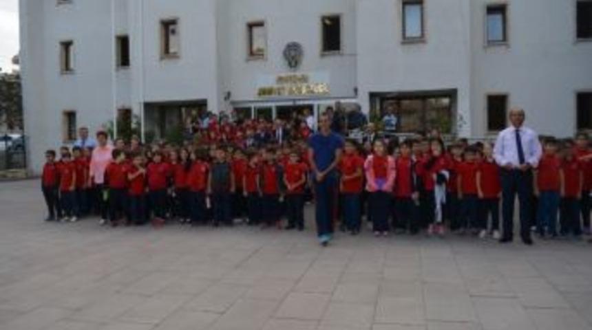Minik &Ouml;ğrencilerden Emniyet M&uuml;d&uuml;rl&uuml;ğ&uuml;ne Ziyaret