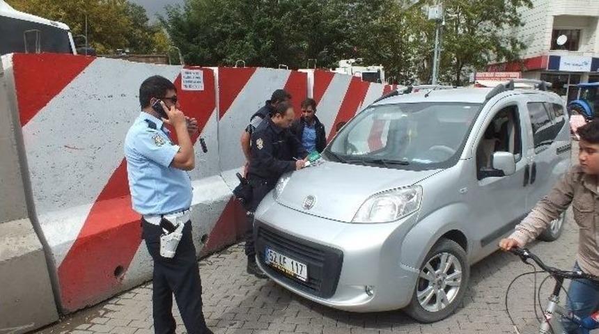 Yanlış Park Edilen Araçlar Otoparka Çekildi