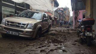 Beşikdüzü’nde Yağmur Ve Sel Suları Çekilince Selin Boyutları Ortaya Çıktı