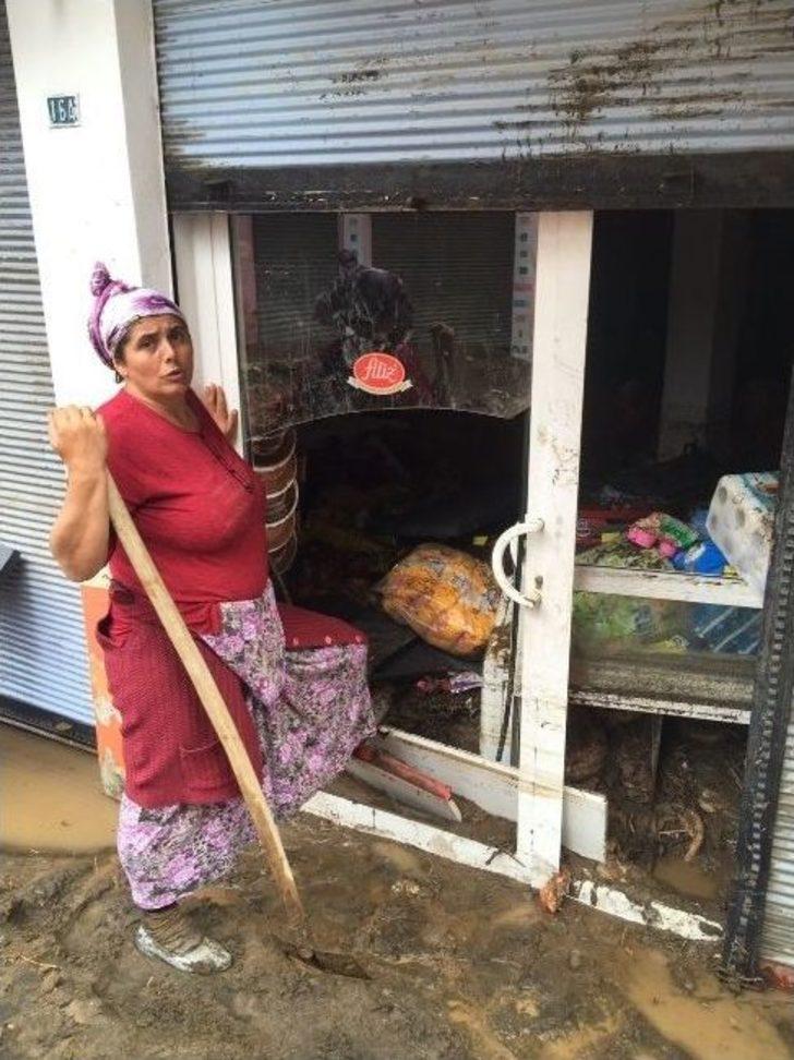 Beşikdüzü’nde Yağmur Ve Sel Suları Çekilince Selin Boyutları Ortaya Çıktı G2