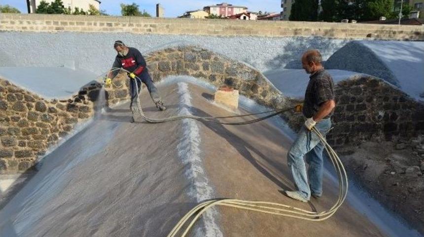 İstanbul Kapı Y&uuml;klerinden Kurtuluyor