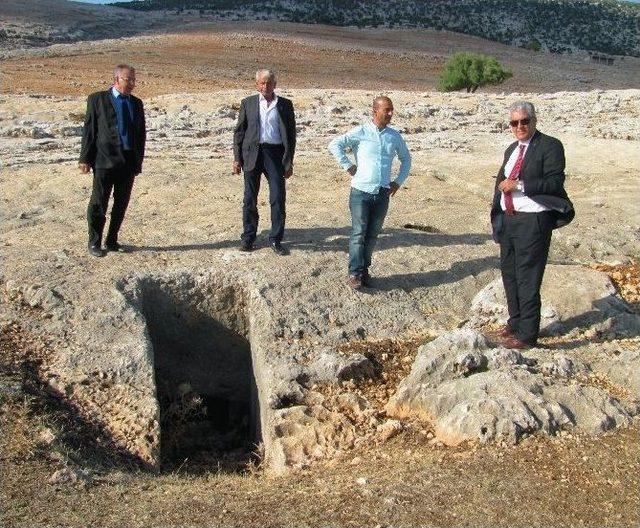 Araban’daki Tarihi Üzüm İşlikleri Ve Kaya Mezarları Korunacak