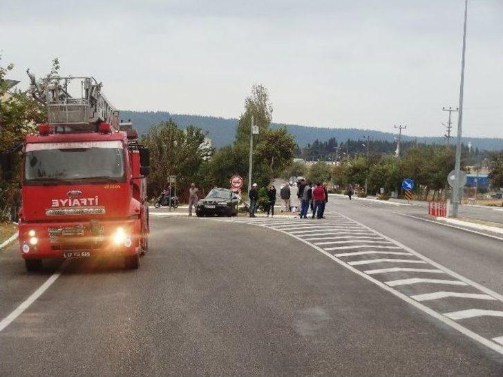 Çanakkale’de Tur Otobüsüyle Otomobil Çarpıştı: 3 Yaralı G3