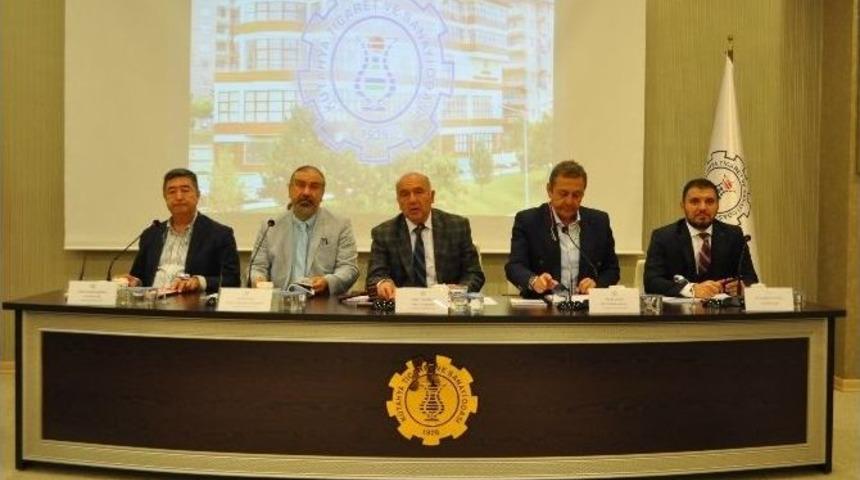 Ekonomik Ve Siyasi Konuları Değerlendirildi