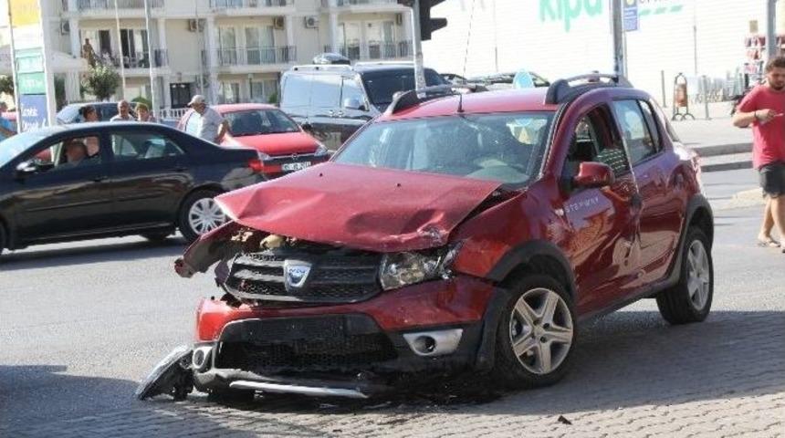 Didim&rsquo;de Trafik Kazası: 3 Yaralı