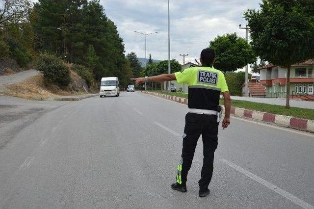 Niksar Polisi Öğrenci Servislerini Denetledi