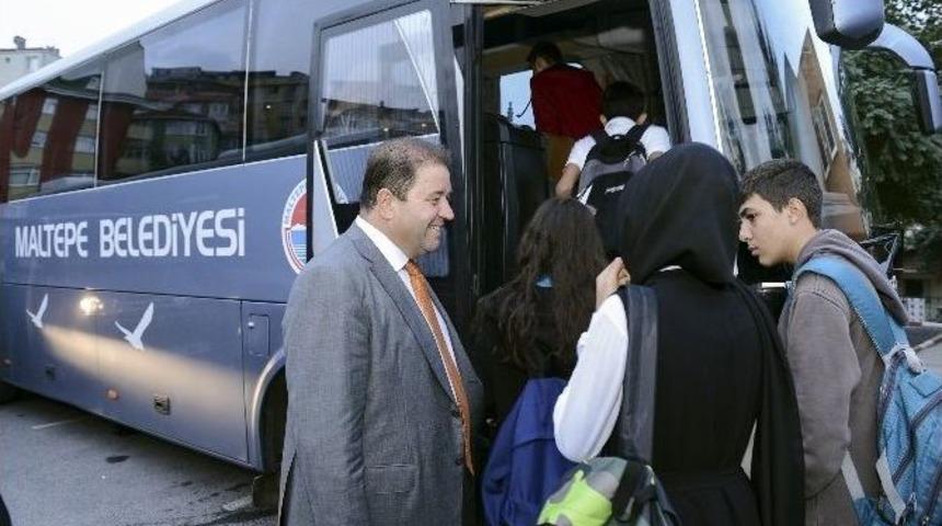 Maltepeli &Ouml;ğrencilerin &Uuml;cretsiz Servis Mutluluğu