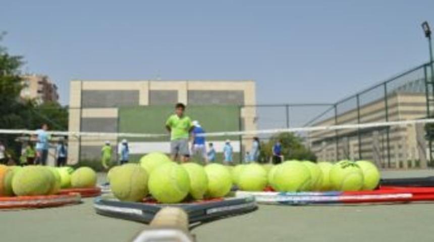 Tenis Cup Turnuvası 123 Sporcuyla Başladı